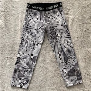 Nike pro training capris